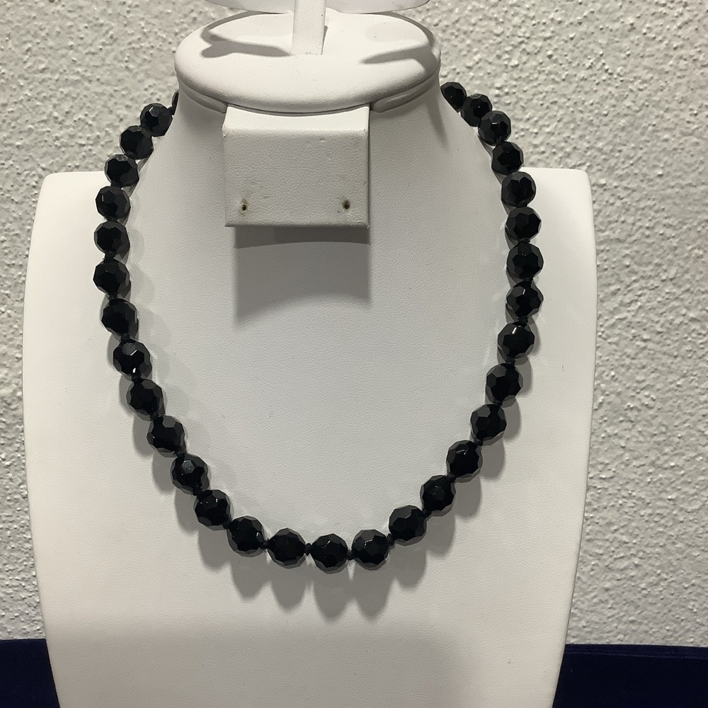 CAROLEE Faceted Black Bead Necklace Graduated Knotted Adjustable 19-21 Inch